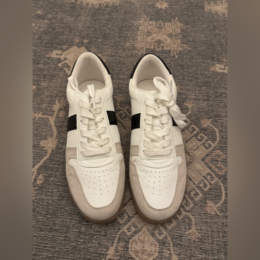 a new day Women's White and Beige Athletic Shoes